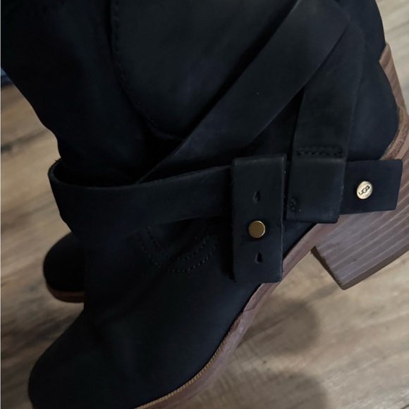 Ugg black ankle boots 8 - Picture 4 of 4